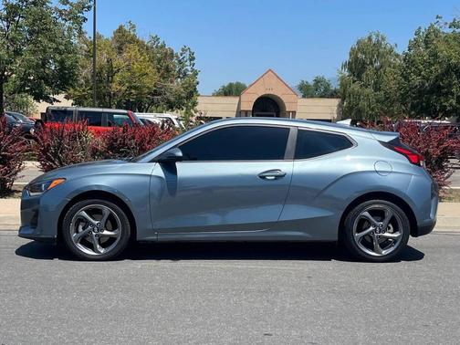 2019 Hyundai Veloster 2