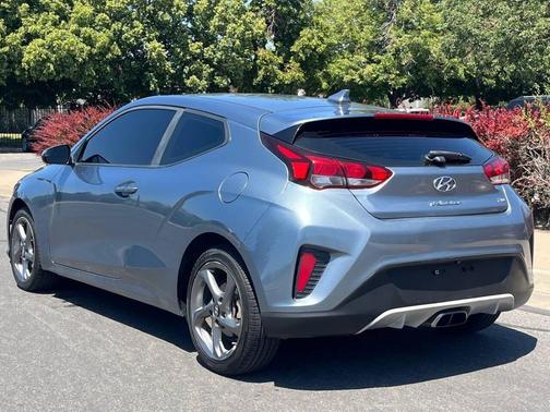 2019 Hyundai Veloster 2