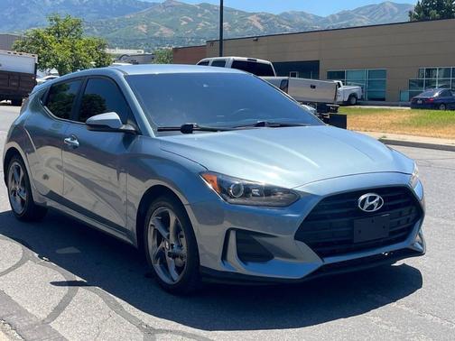 2019 Hyundai Veloster 2