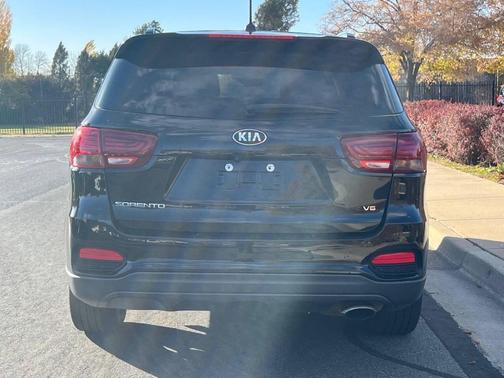 2019 Kia Sorento S