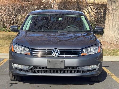 2014 Volkswagen Passat 1.8T Auto SEL Premium