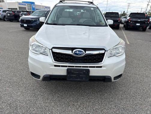 Satin White Pearl 2015 Subaru Forester 2.5i Premium