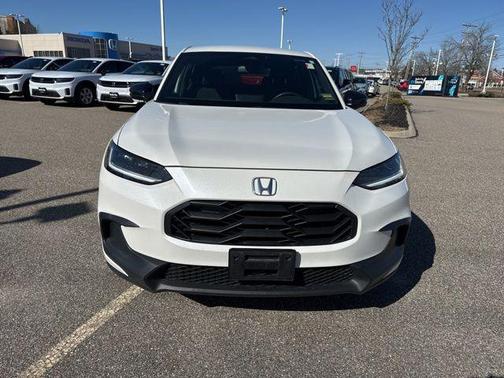 Platinum White Pearl 2023 Honda HR-V AWD Sport