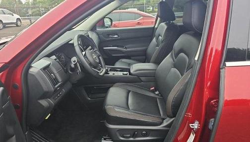 2023 Nissan Pathfinder SL 4WD