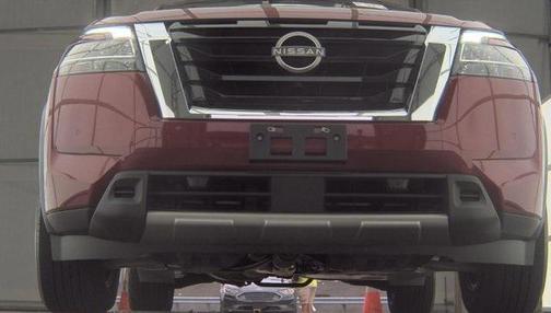 2023 Nissan Pathfinder SL 4WD