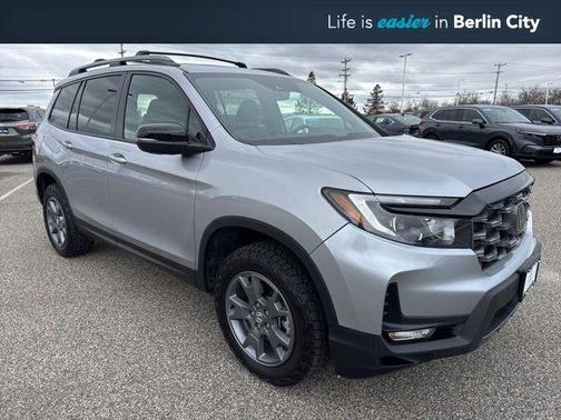 Lunar Silver Metallic 2025 Honda Passport AWD TrailSport