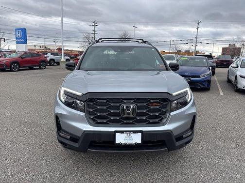 Lunar Silver Metallic 2025 Honda Passport AWD TrailSport