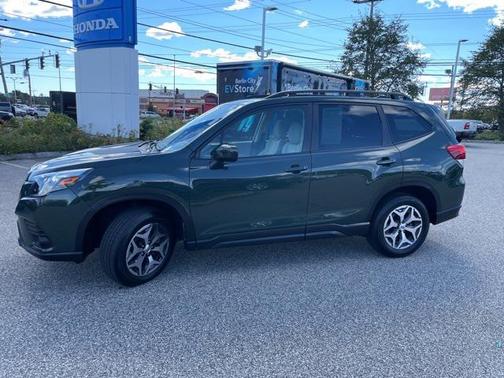 2024 Subaru Forester Premium