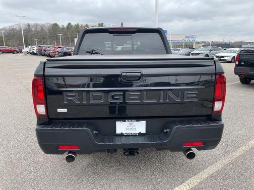 Crystal Black Pearl 2025 Honda Ridgeline RTL