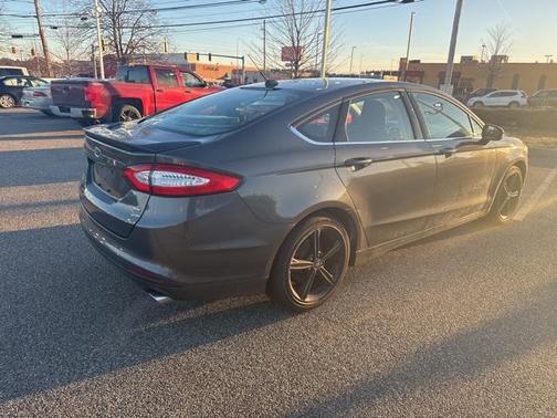 2016 Ford Fusion SE