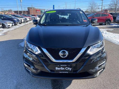 2022 Nissan Rogue Sport SV