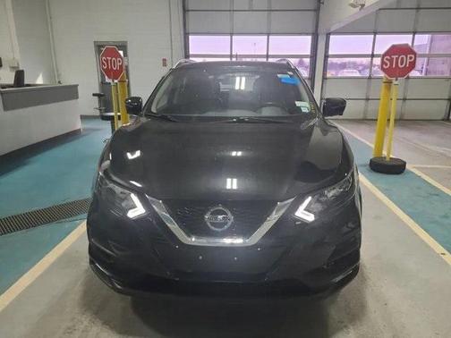 2022 Nissan Rogue Sport SV