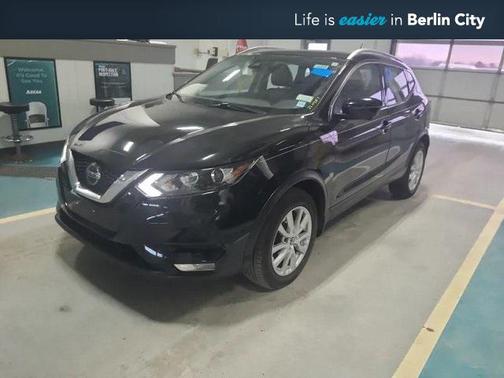 2022 Nissan Rogue Sport SV