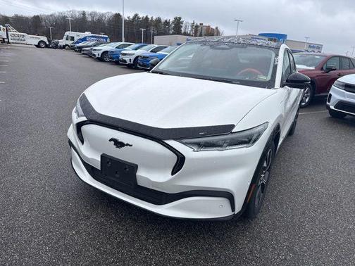 Star White Metallic Tri-Coat 2023 Ford Mustang Mach-E Premium
