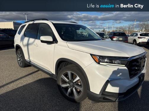 2023 Honda Pilot Touring 8-Passenger