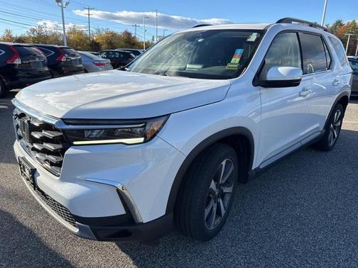 2023 Honda Pilot Touring 8-Passenger
