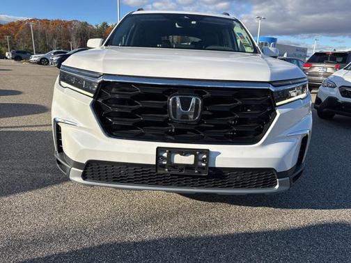 2023 Honda Pilot Touring 8-Passenger