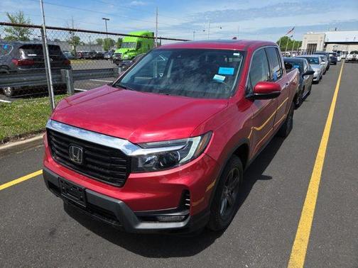 Radiant Red Metallic II 2023 Honda Ridgeline RTL-E