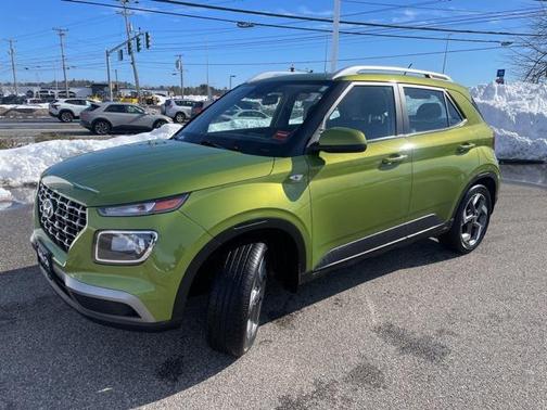 2024 Hyundai VENUE SEL