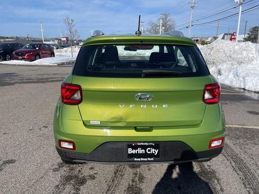 2024 Hyundai VENUE SEL