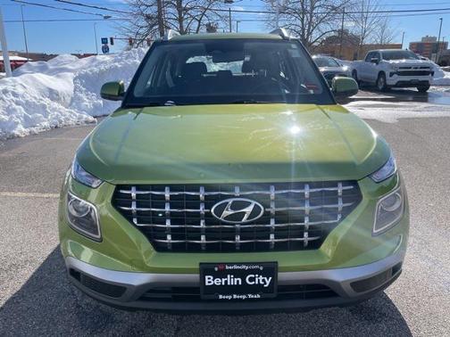 2024 Hyundai VENUE SEL