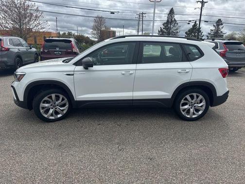 Pure White 2023 Volkswagen Taos 1.5T S