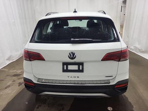 Pure White 2023 Volkswagen Taos 1.5T S