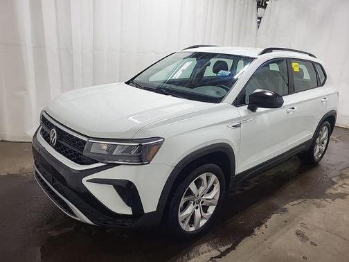 Pure White 2023 Volkswagen Taos 1.5T S