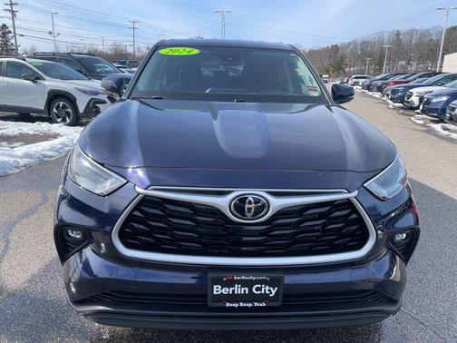 2024 Toyota Highlander LE