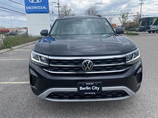 2022 Volkswagen Atlas 3.6L SE w/Technology