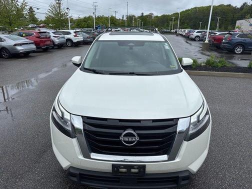 Pearl White Tricoat 2022 Nissan Pathfinder SV 4WD