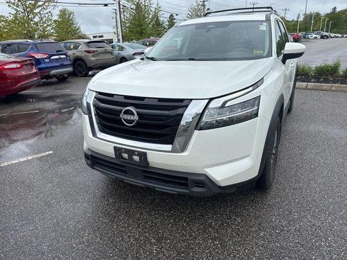 Pearl White Tricoat 2022 Nissan Pathfinder SV 4WD