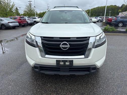 Pearl White Tricoat 2022 Nissan Pathfinder SV 4WD