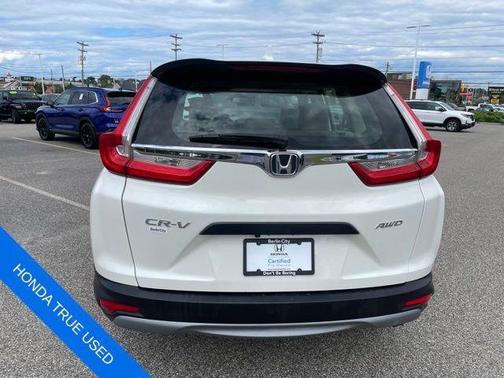 White Diamond Pearl 2018 Honda CR-V LX