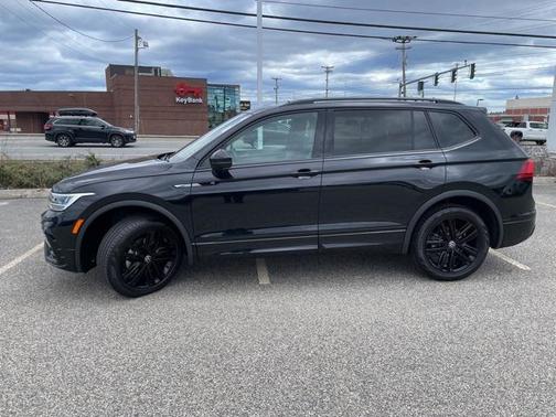 2022 Volkswagen Tiguan 2.0T SE R-Line Black 4MOTION