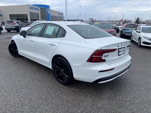 2024 Volvo S60 B5 Plus Black Edition