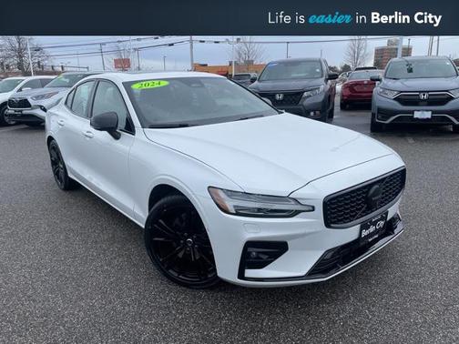 2024 Volvo S60 B5 Plus Black Edition