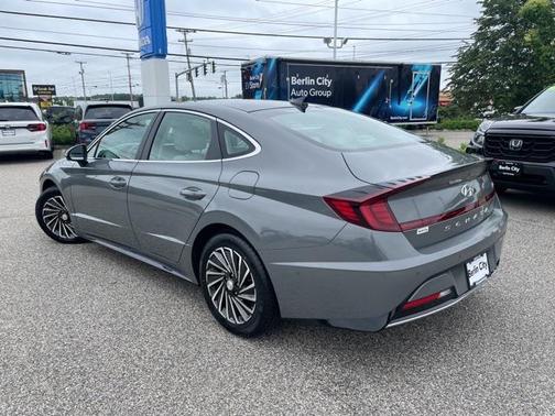 2022 Hyundai SONATA Hybrid Limited