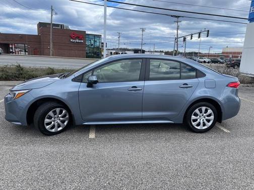 2025 Toyota Corolla Hybrid LE