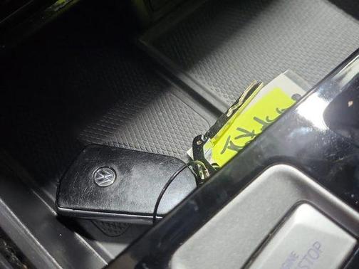 2024 Volkswagen Atlas 2.0T SE w/Technology 4MOTION