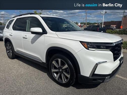 2025 Honda Pilot Touring 8-Passenger