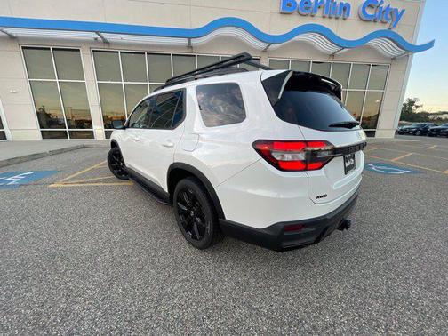 Platinum White Pearl 2026 Honda Pilot Black Edition