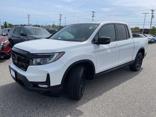 Platinum White Pearl 2025 Honda Ridgeline Black