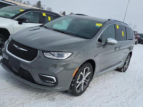 2022 Chrysler Pacifica L