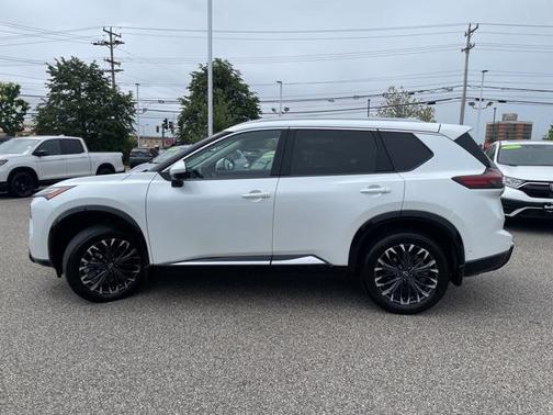 2024 Nissan Rogue Platinum