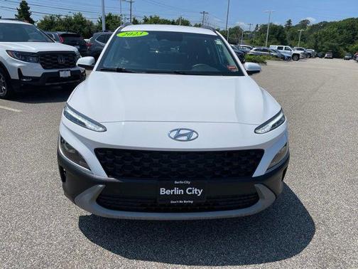 Lunar White 2023 Hyundai KONA SEL