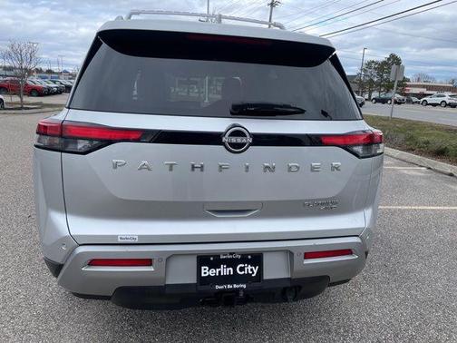 2023 Nissan Pathfinder Platinum 4WD