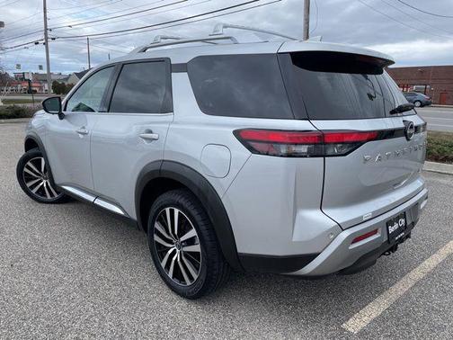 2023 Nissan Pathfinder Platinum 4WD