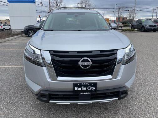 2023 Nissan Pathfinder Platinum 4WD