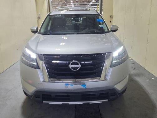 2023 Nissan Pathfinder Platinum 4WD